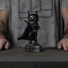 Фигурка Айрон Студиос по вселенной DC - Бэтмен Минико