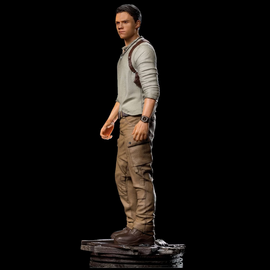 Статуэтка Айрон Студиос по фильму Анчартед - Натан Дрейк Делюкс версия, масштаб 1:10