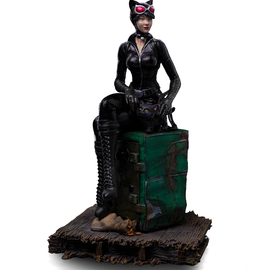 Статуэтка Айрон Студиос по вселенной DC (Сирены Готэмсити) - Женщина-Кошка