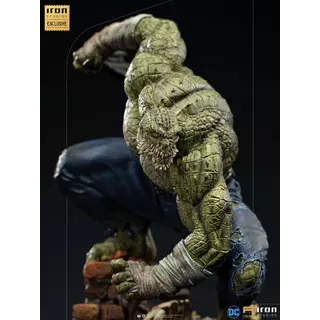 943111