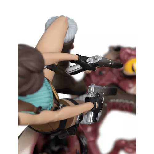 733903