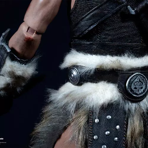 3423