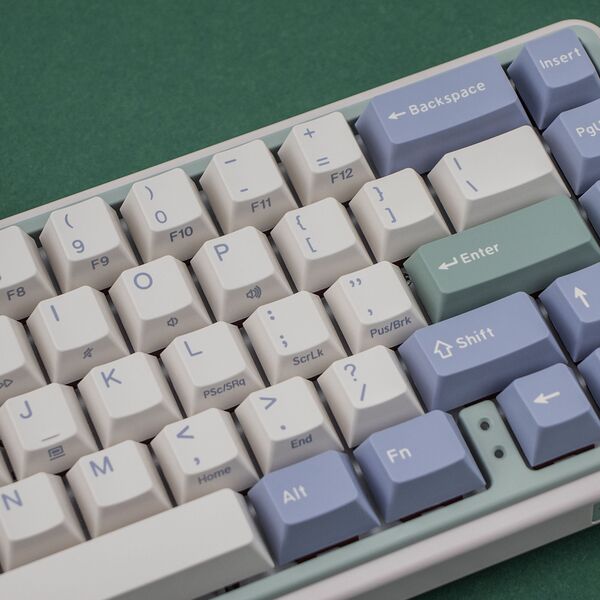 899258