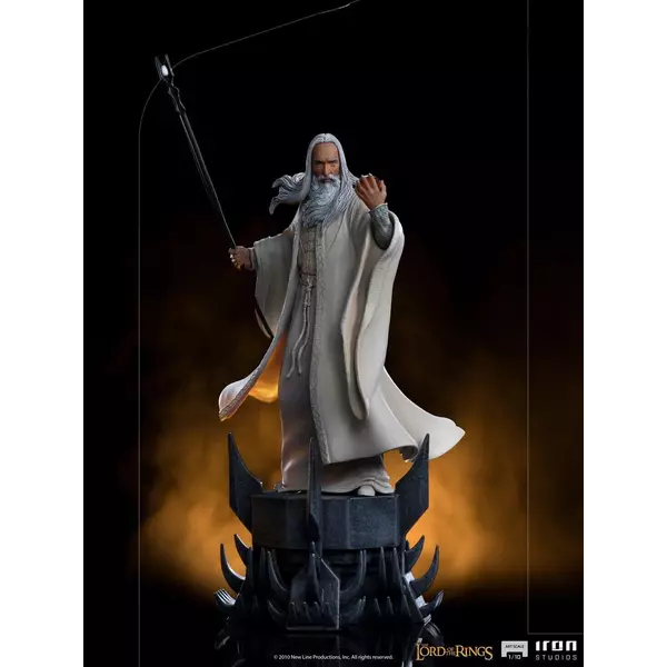 573822