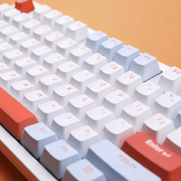 838085