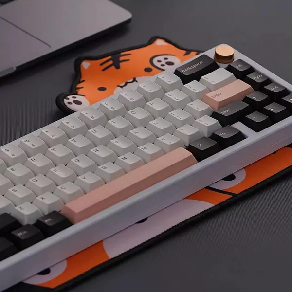 841824