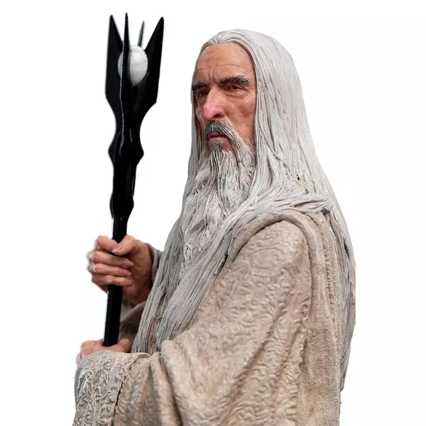 699812