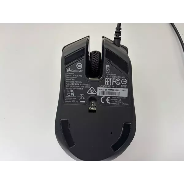 569899
